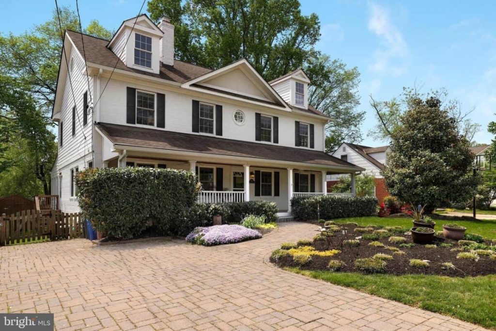 Marketing Tips for Realtors Who Want to Stand Out Online