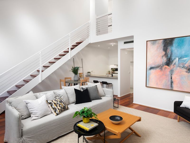 Open house etiquette for buyers